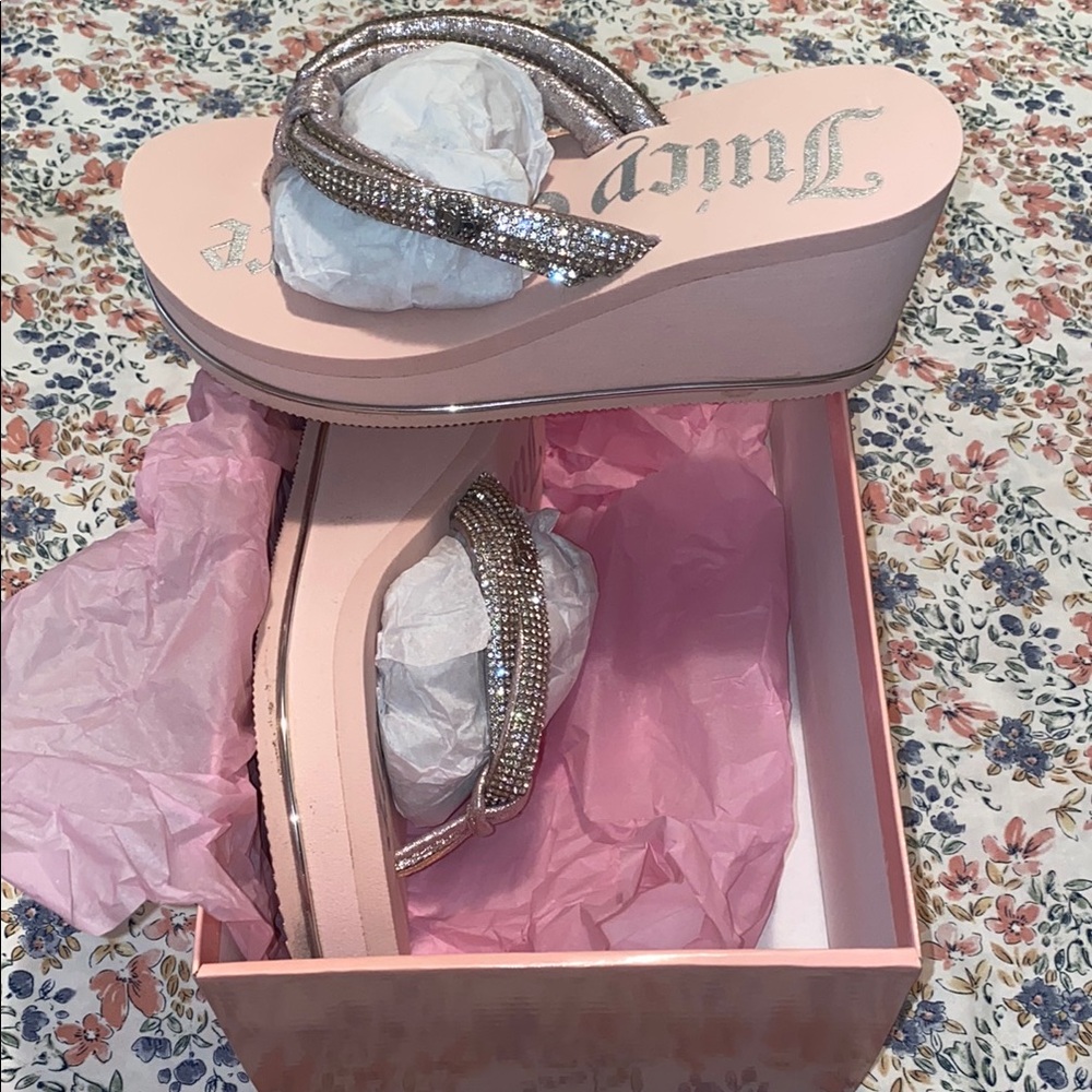 🩷🤍🩷🤍NEW!!!!!Juicy Couture Pink Platform Shoes with Shimmering Straps